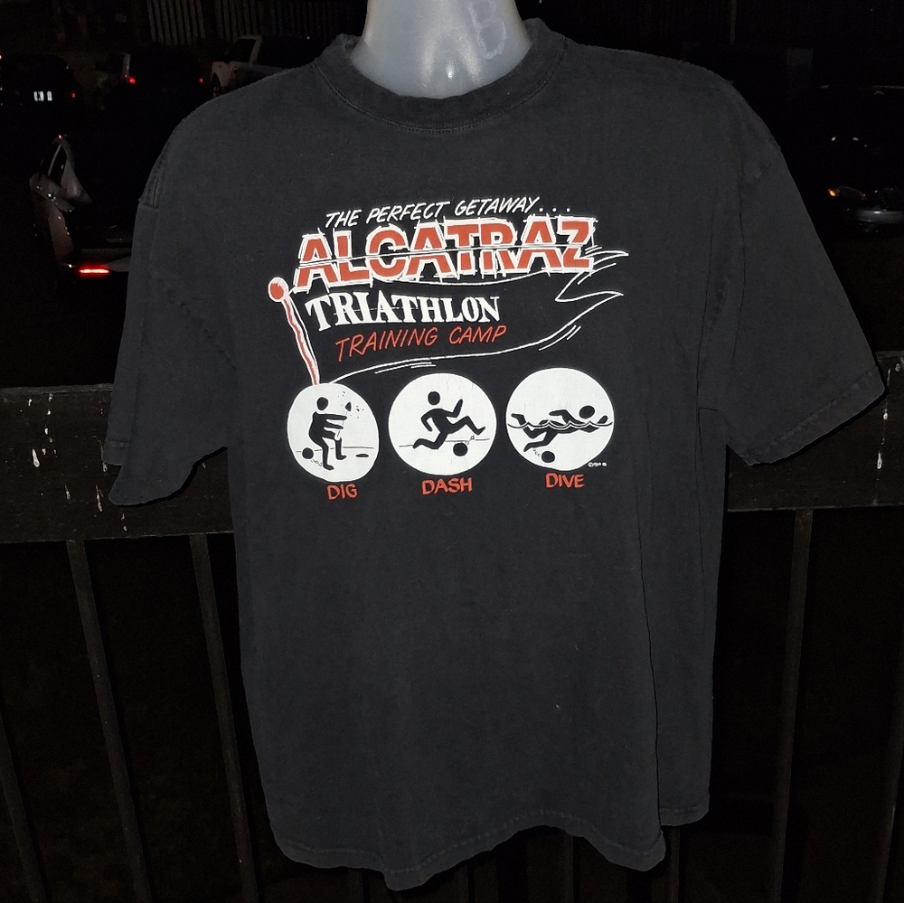 Vintage 1994 Alcatraz training camp triathlon t shirt Size XL
